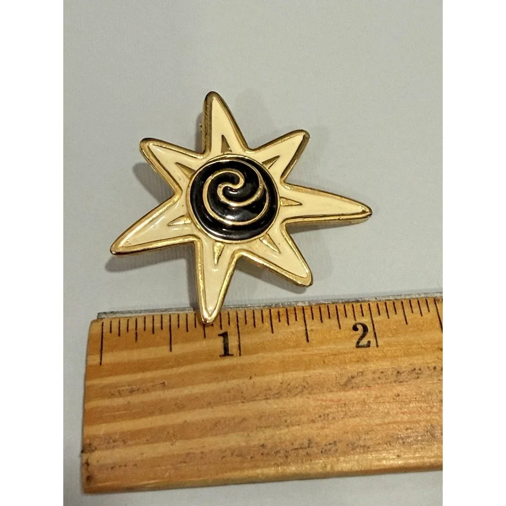 Vintage Gold Tone Enamel Starburst Brooch Cream Black Spiral Celestial Sun Pin